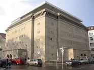 220px-Bunker_Berlin-2