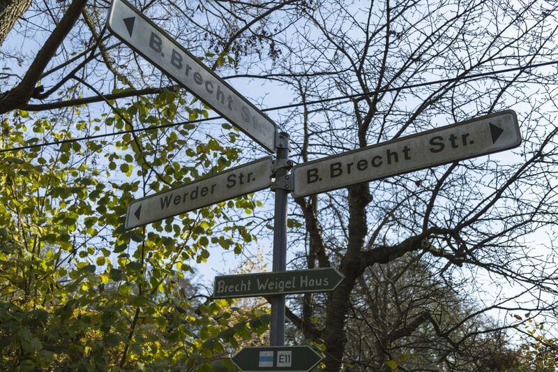 brecht-weigel-haus_buckow_4_front_large-1