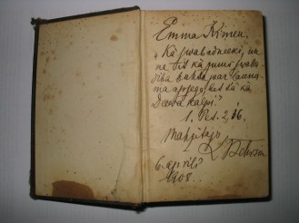 old-books-3-1495955-640x480